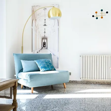 Lora Apartment, Free Private Parking コモ