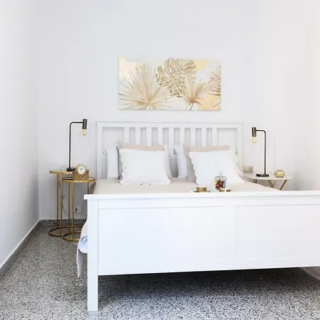 Lora Apartment, Free Private Parking * קומו