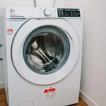 Lora Apartment, Free Private Parking 公寓 *